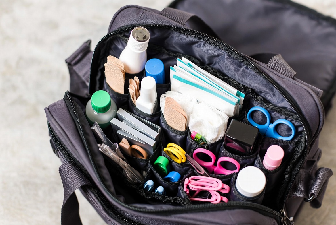 Une mallette d’infirmière organisée